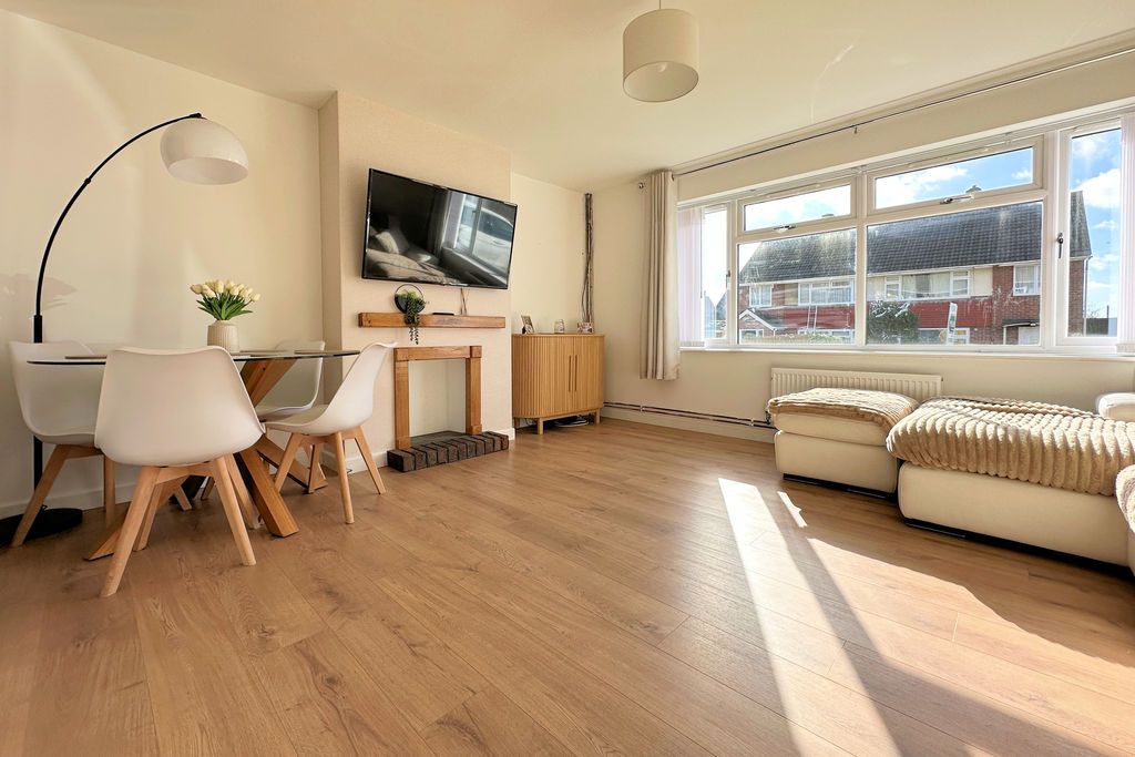 Property photo 3 of 14 Lounge/Diner