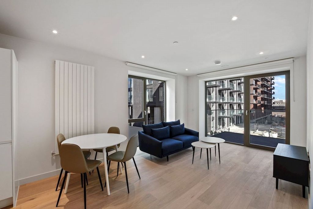 Property photo 1 of 17 Picture No. 02