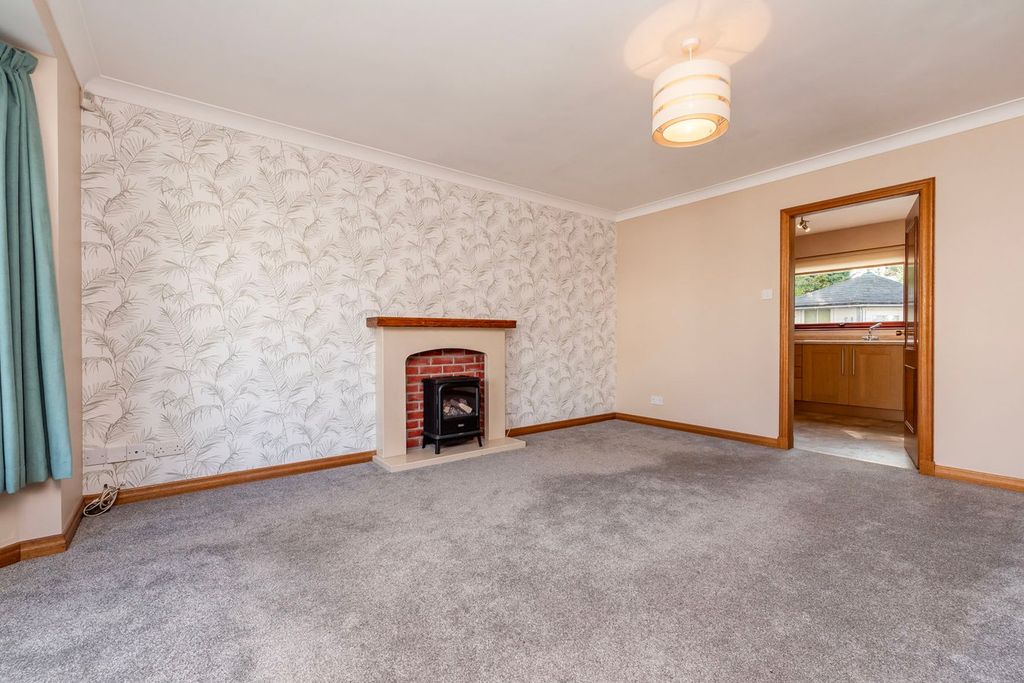 Property photo 3 of 21