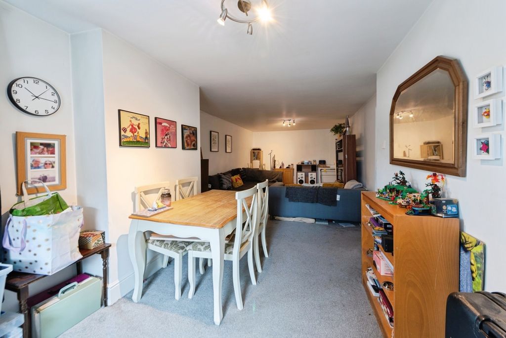 Property photo 3 of 11 Pbox-Img.Jpg