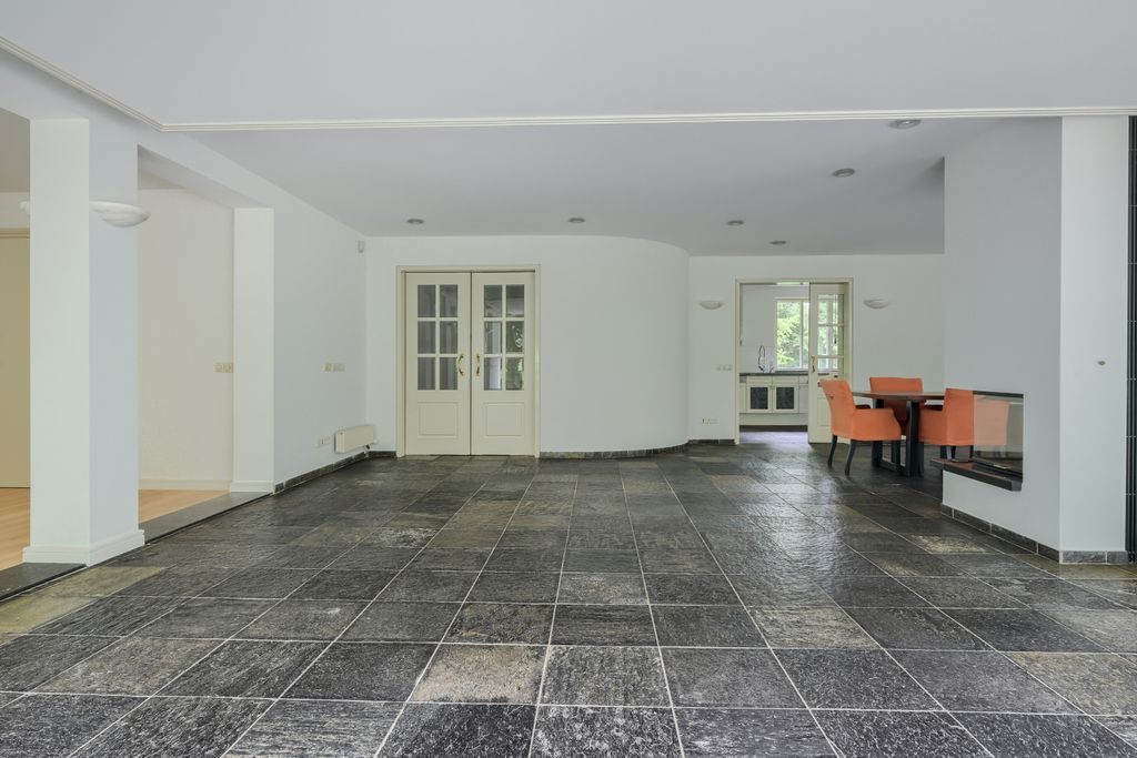 Property photo 3 of 66