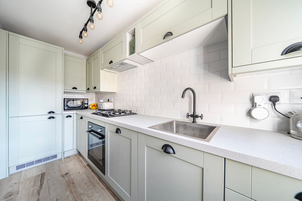 Property photo 3 of 17 15241311