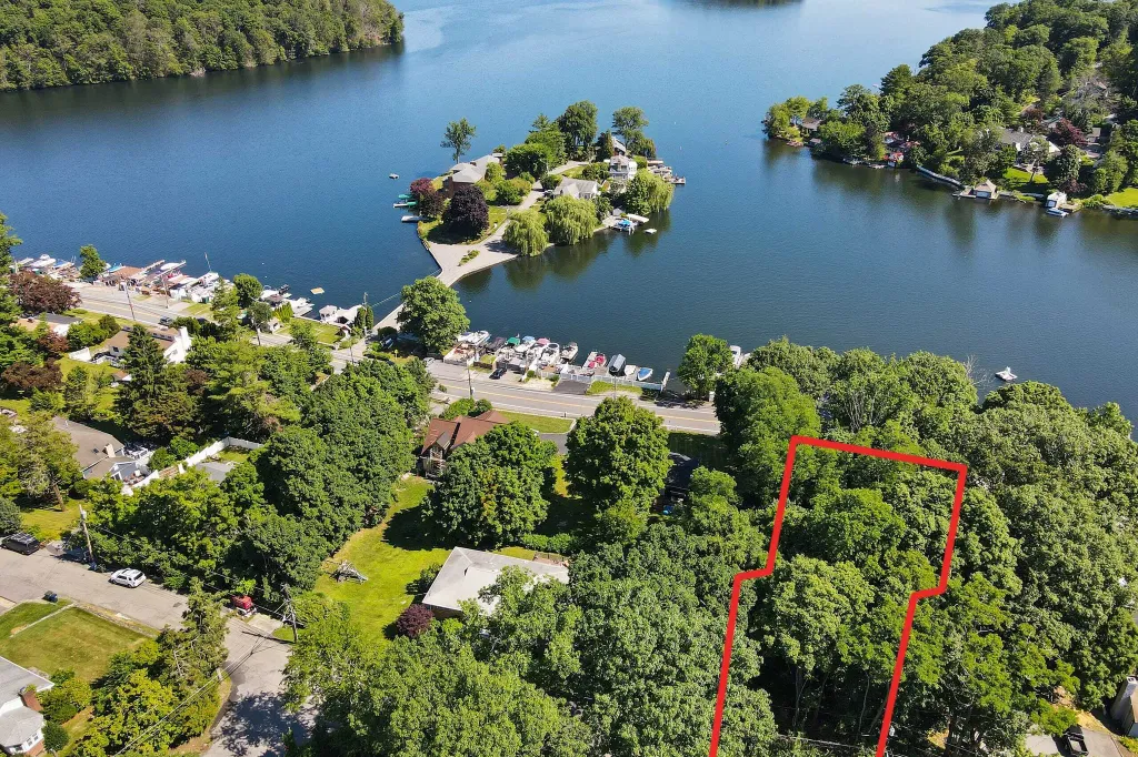 Property photo 1 of 11