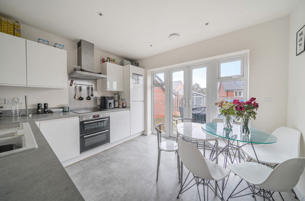 Property photo 2 of 16 1388180-3-6937Ed5...