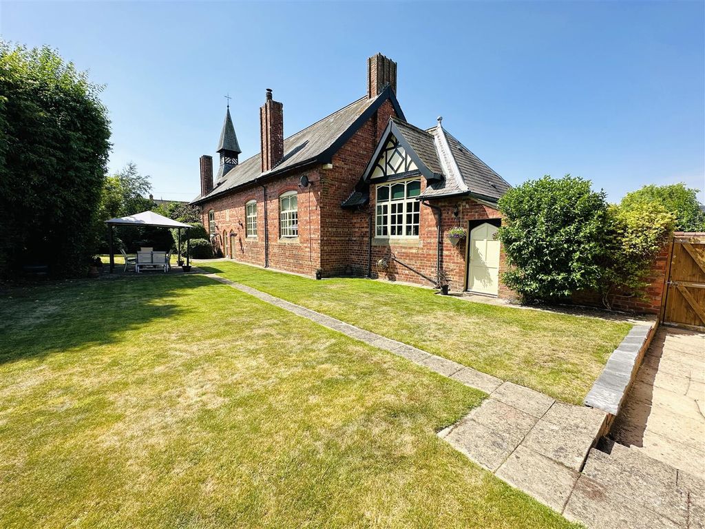 Property photo 1 of 34