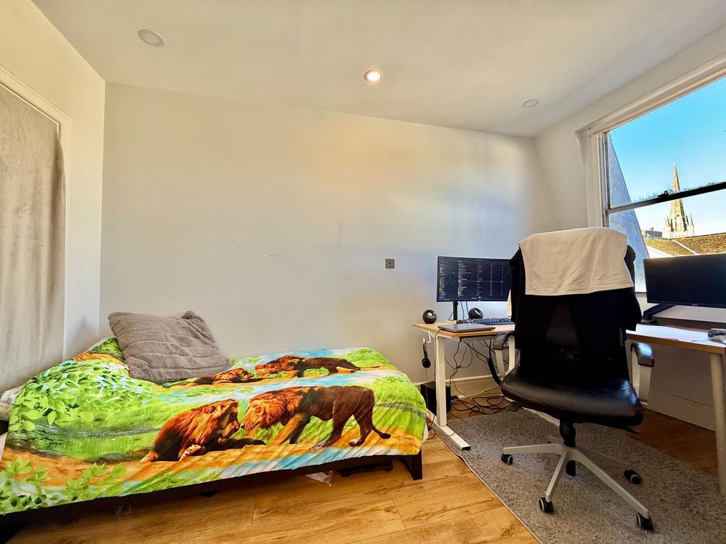 Property photo 2 of 7 Image