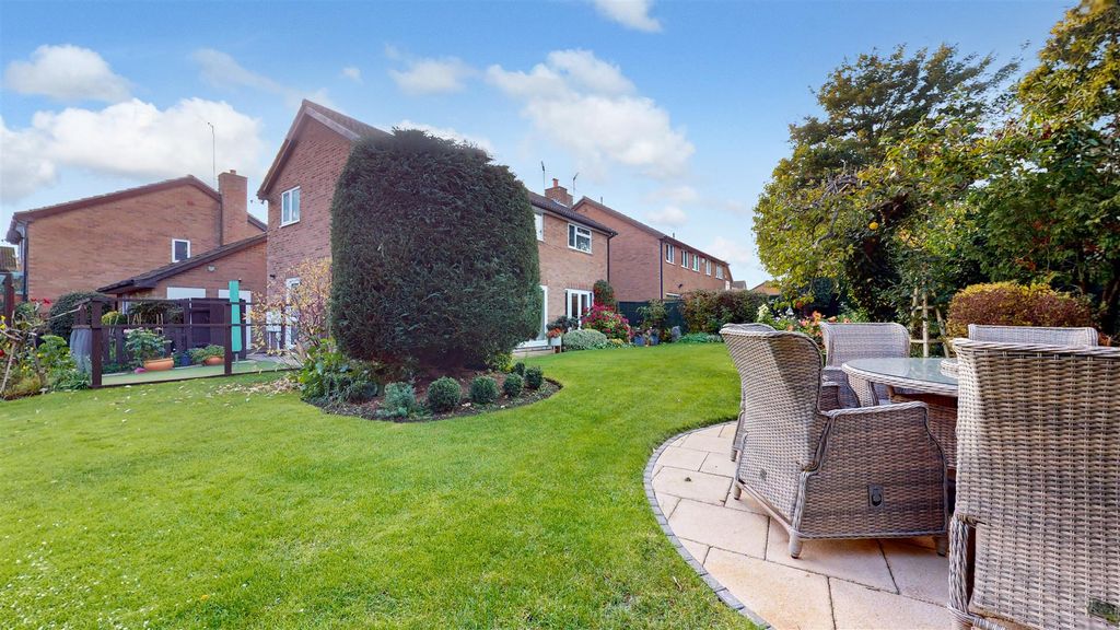 Property photo 3 of 27 10242025_000949.Jpg