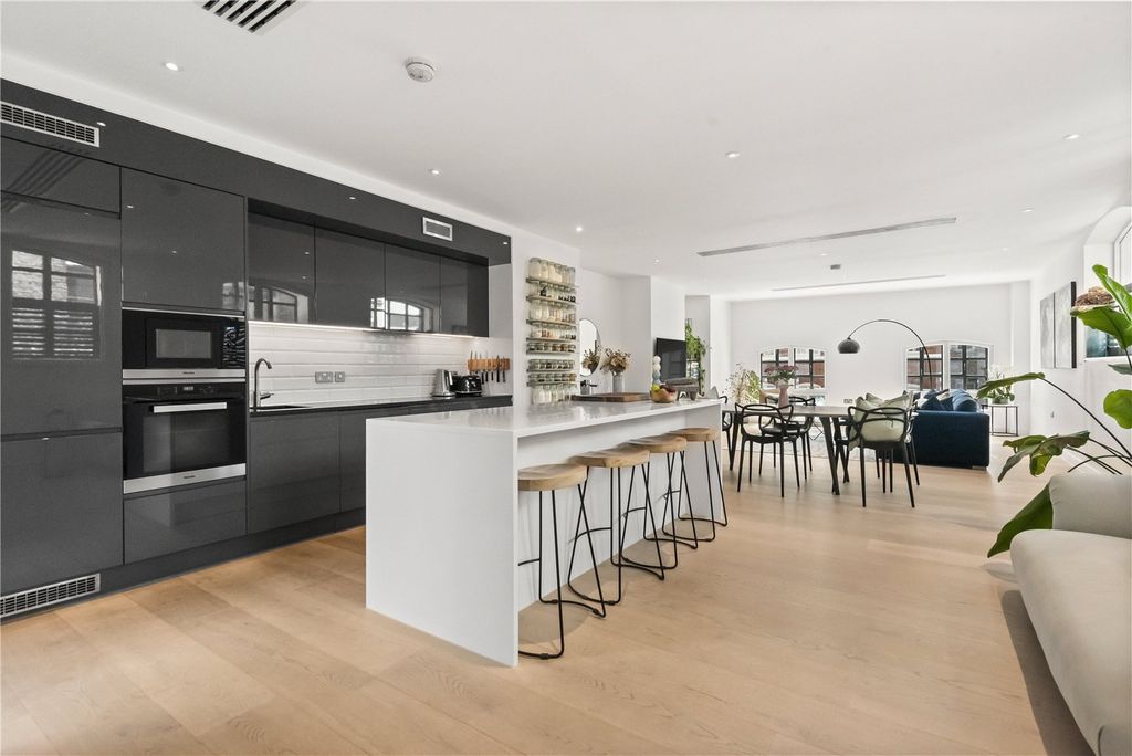 Property photo 1 of 14 Kitchen