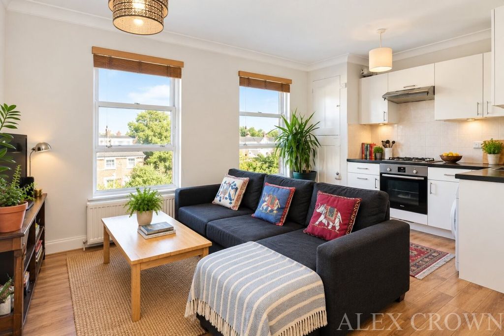 Property photo 2 of 7