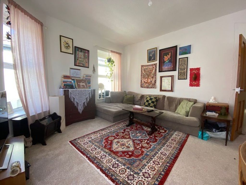 Property photo 2 of 8