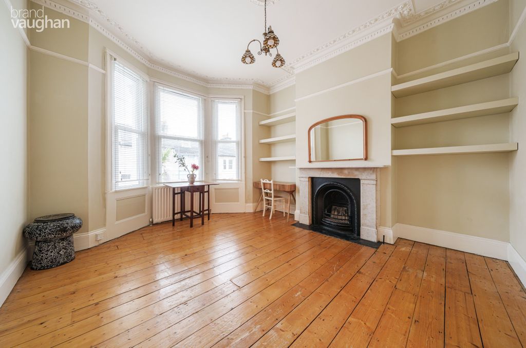 Property photo 2 of 10 Living Room