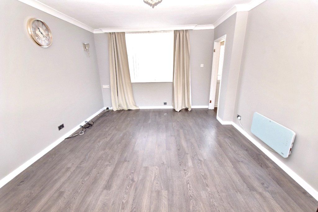 Property photo 2 of 15 Lounge Area
