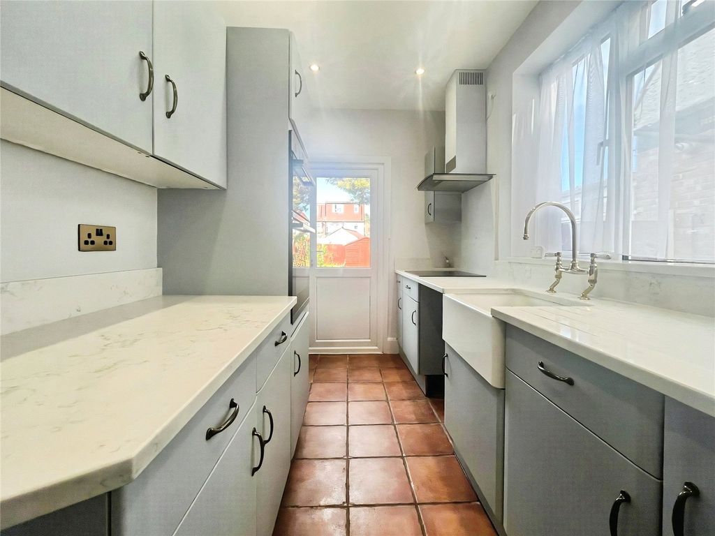 Property photo 3 of 18 Kitchen