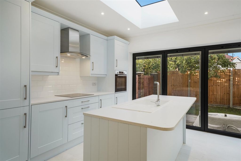 Property photo 3 of 16 Ground Floor 17 Shelley Gardens Wembley Ha0 3Qf -