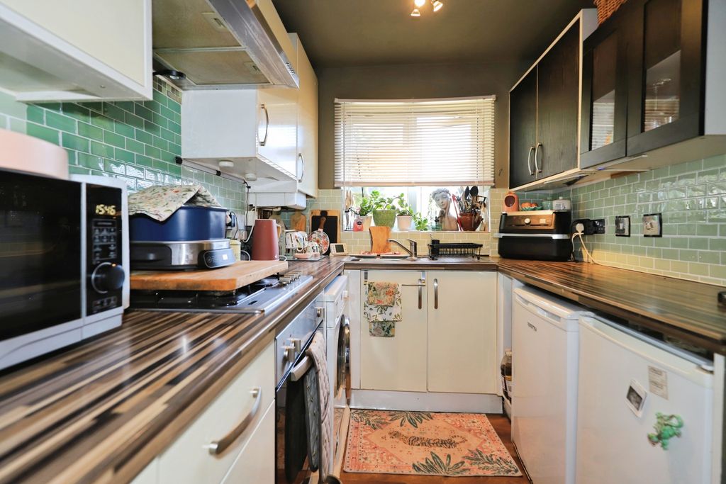 Property photo 1 of 15 Kitchen
