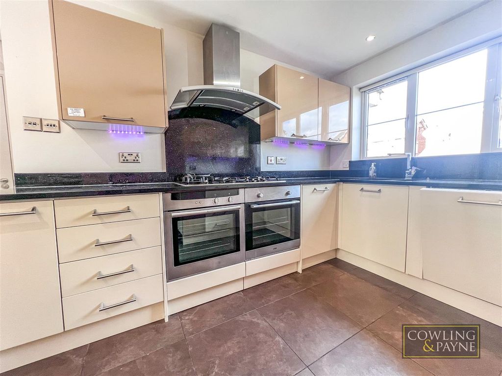 Property photo 2 of 20 31Fc7Ae5-A4B3-44Ab-Aa54-2Ac163C2Ab3C.Jpg
