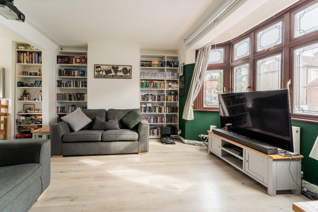 Property photo 2 of 26 4572592