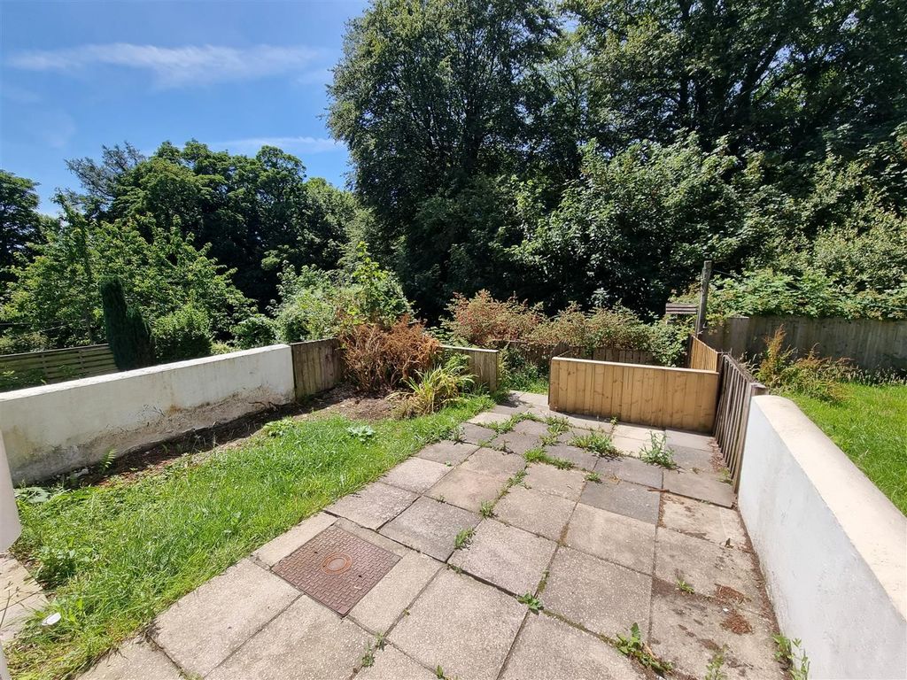 Property photo 3 of 13 Garden.Jpg
