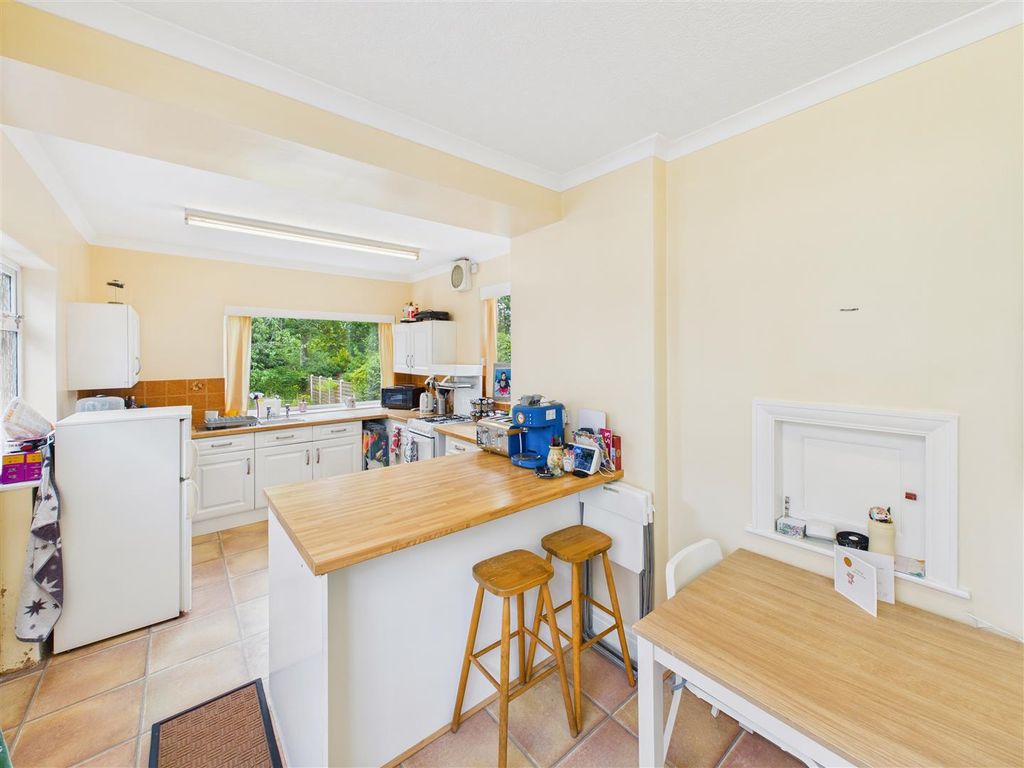 Property photo 2 of 12 Breakfast Kitchen