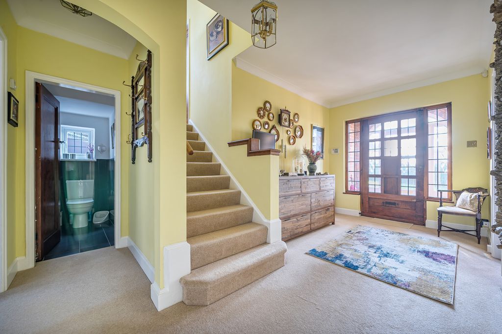 Property photo 2 of 24