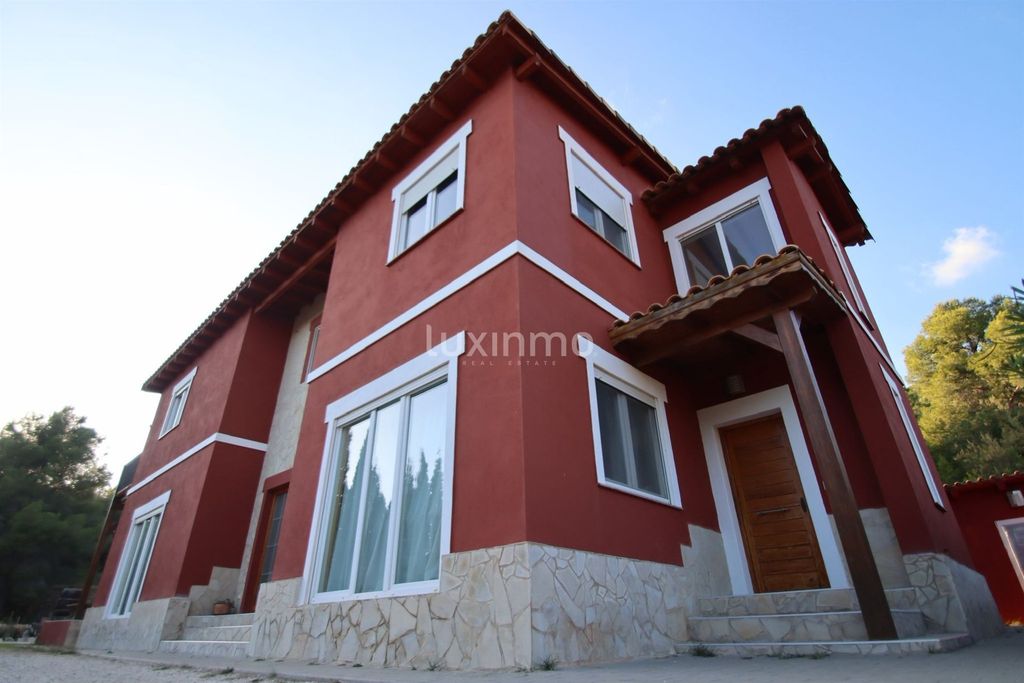 Property photo 2 of 19