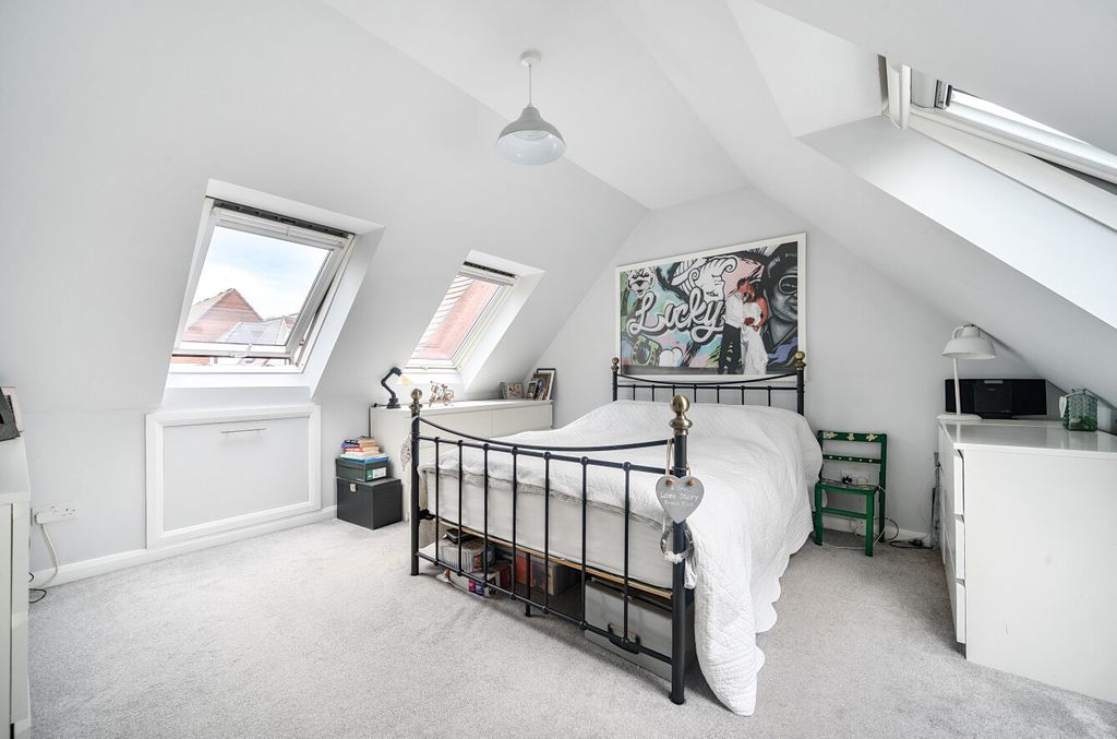 Property photo 3 of 33 1374717-14-690B46...