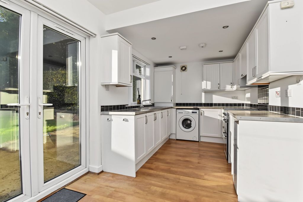 Property photo 3 of 11 Kitchen/Dining Angle 1