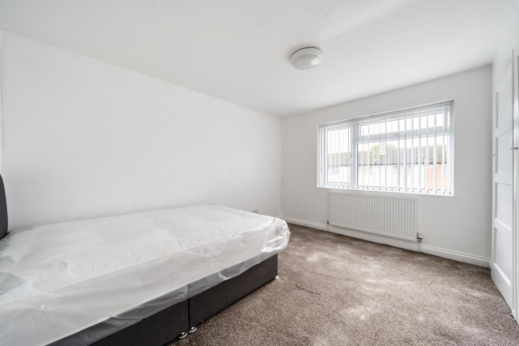 Property photo 2 of 10 Bedroom