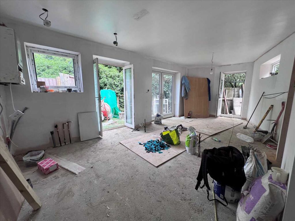 Property photo 2 of 7