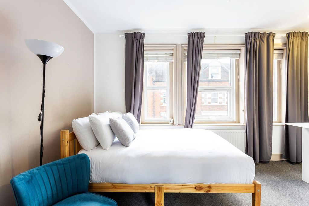 Property photo 2 of 6