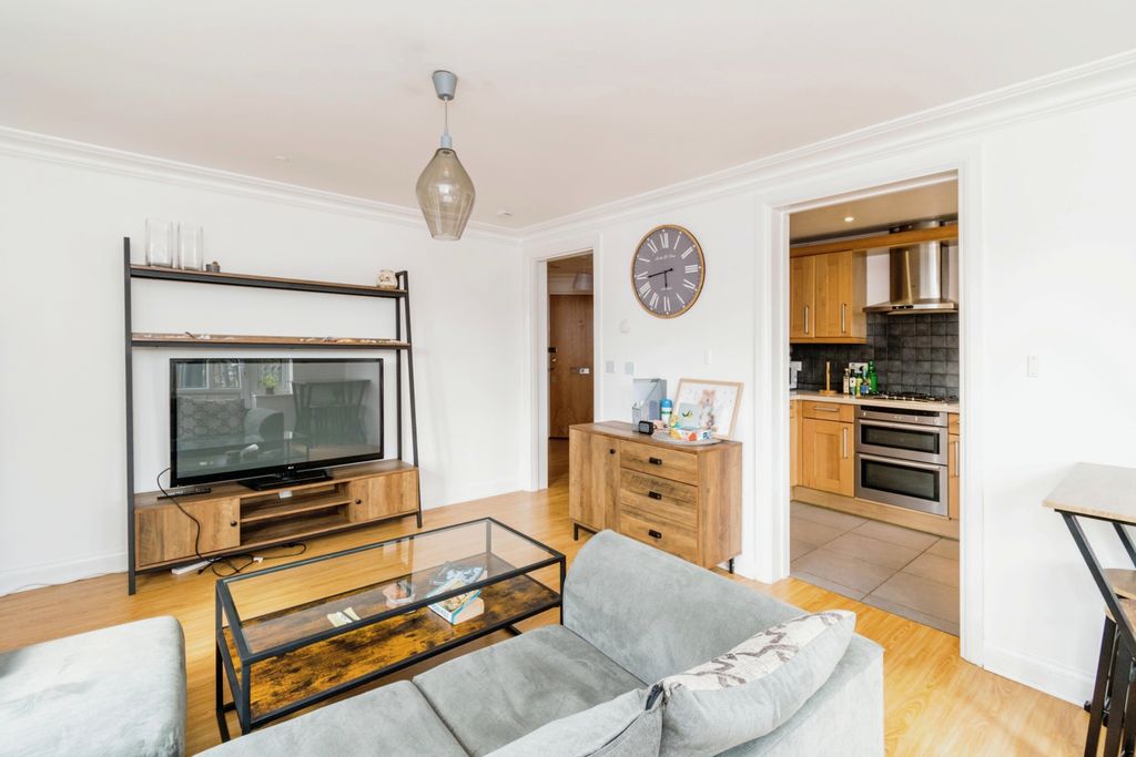 Property photo 3 of 12