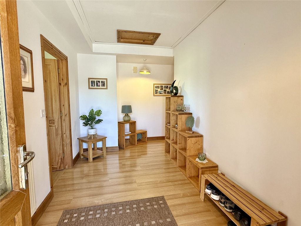 Property photo 3 of 23 Picture No. 11