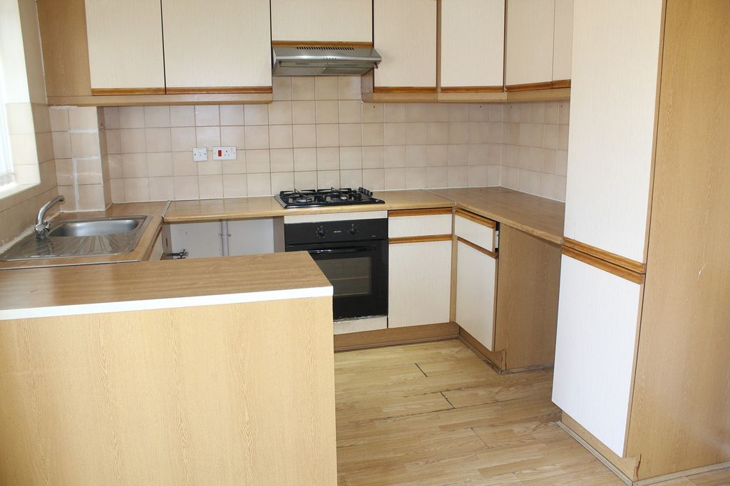 Property photo 3 of 8 Fitted Dining Kitchen