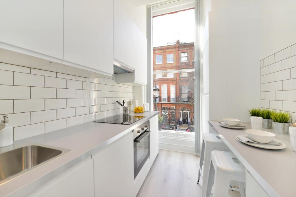 Property photo 2 of 9 Kitchen