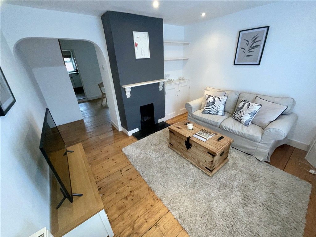 Property photo 2 of 6 Lounge