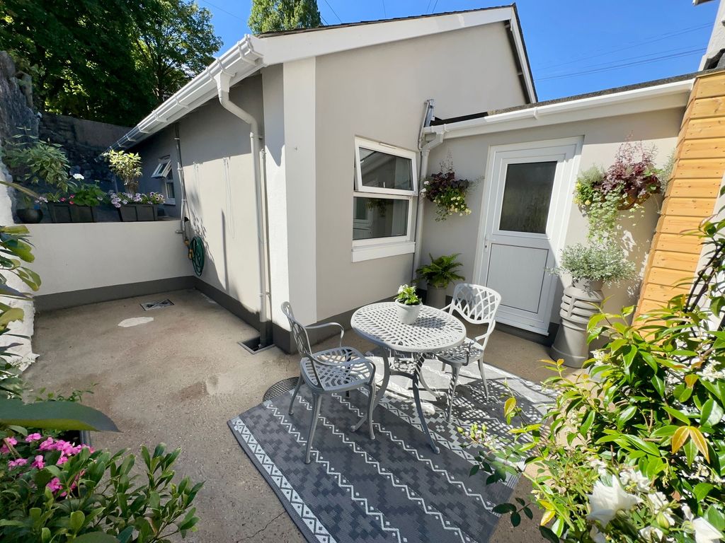Property photo 3 of 57