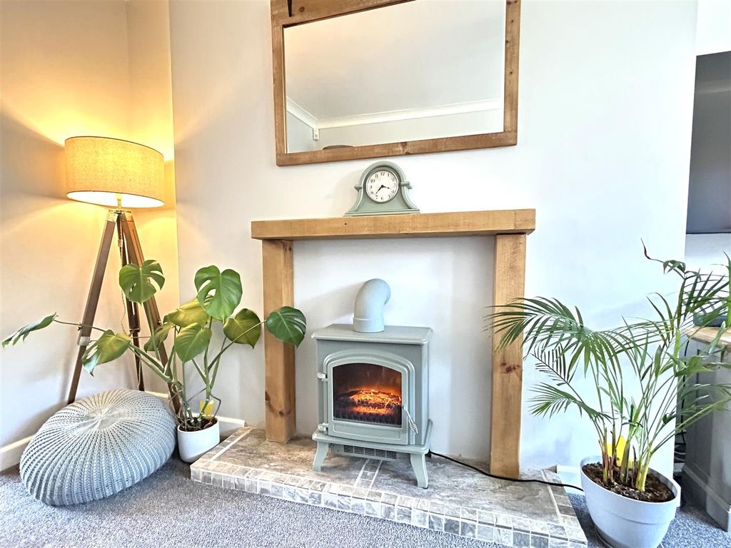Property photo 3 of 23 Fireplace