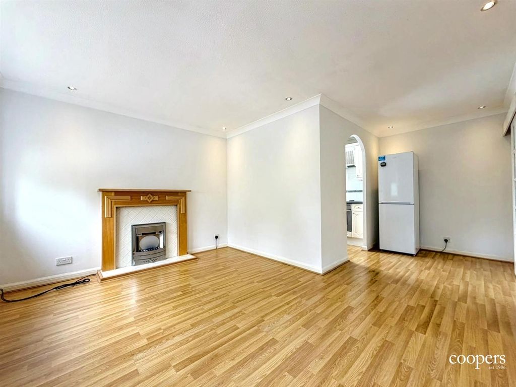 Property photo 2 of 8 Lounge 3 (4).Jpg