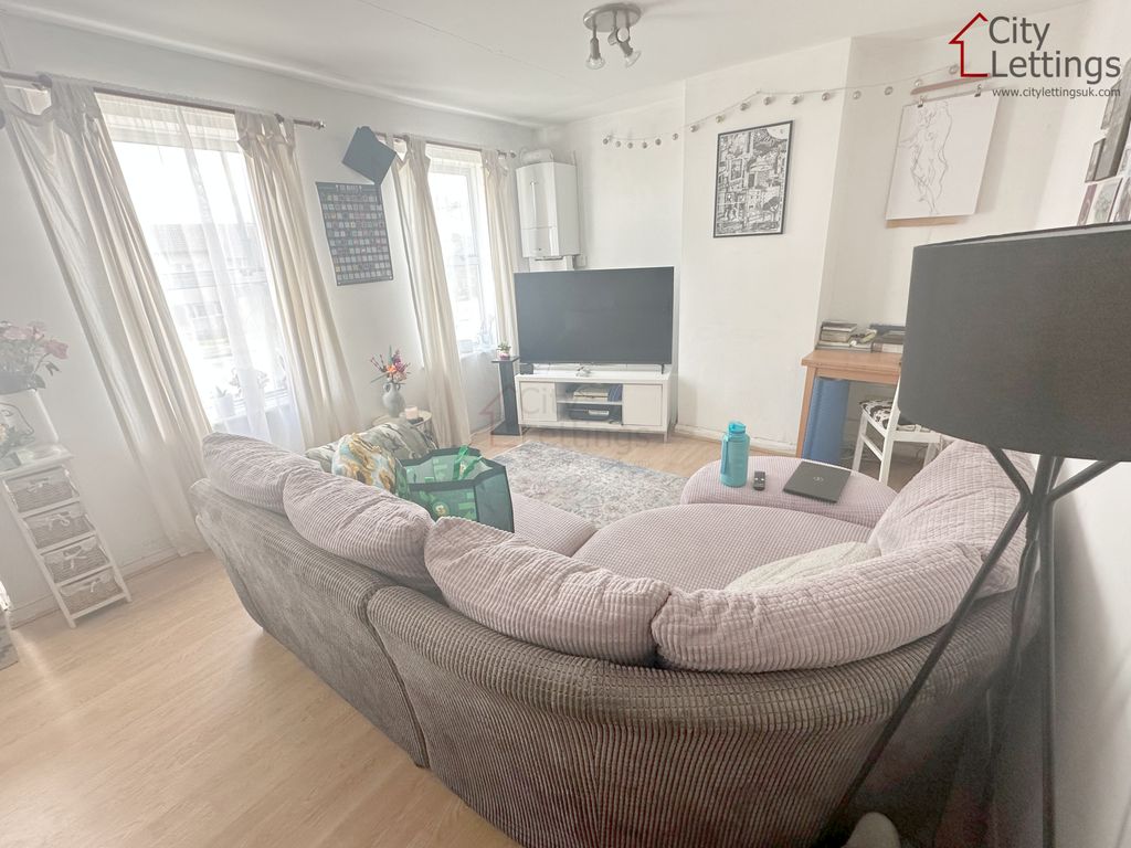 Property photo 2 of 9