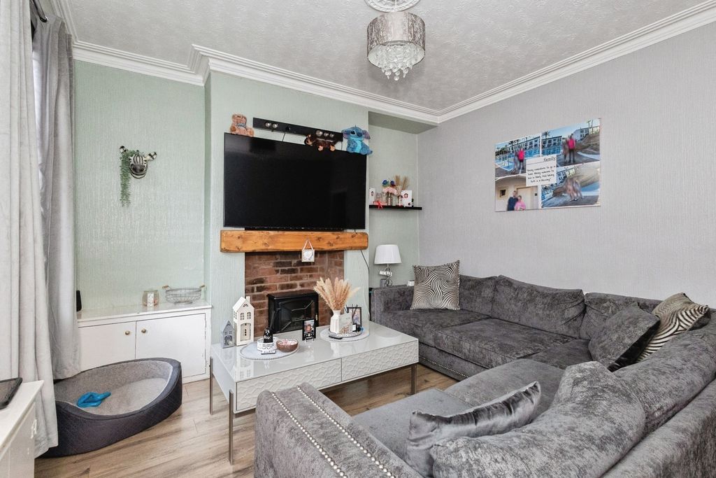 Property photo 2 of 16 Pbox-Img.Jpg