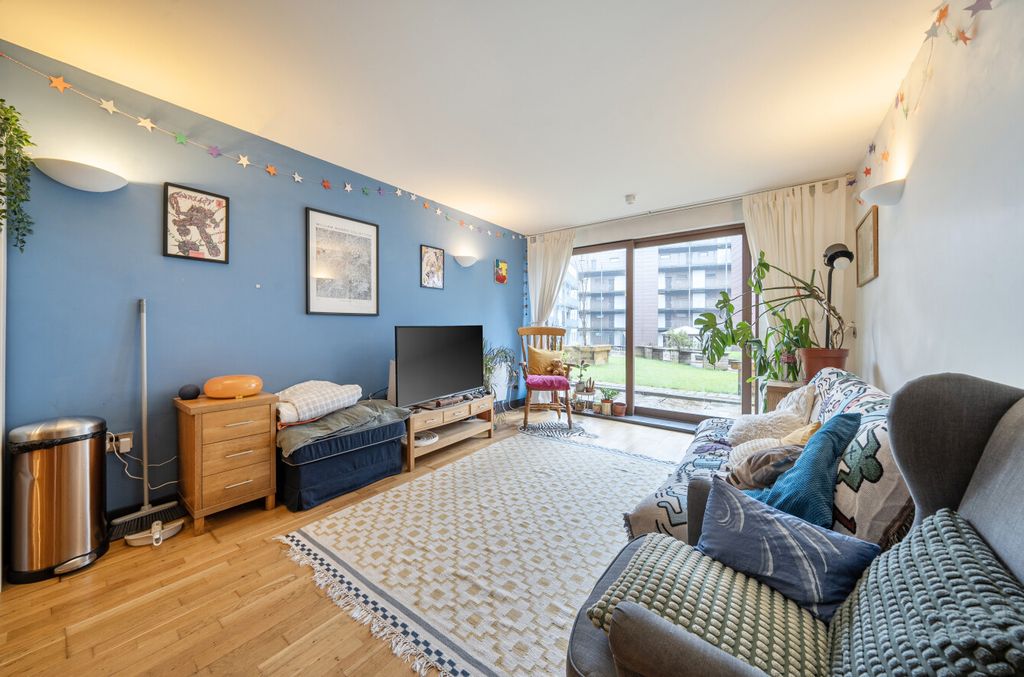 Property photo 1 of 18 1431877-13-69c65B...