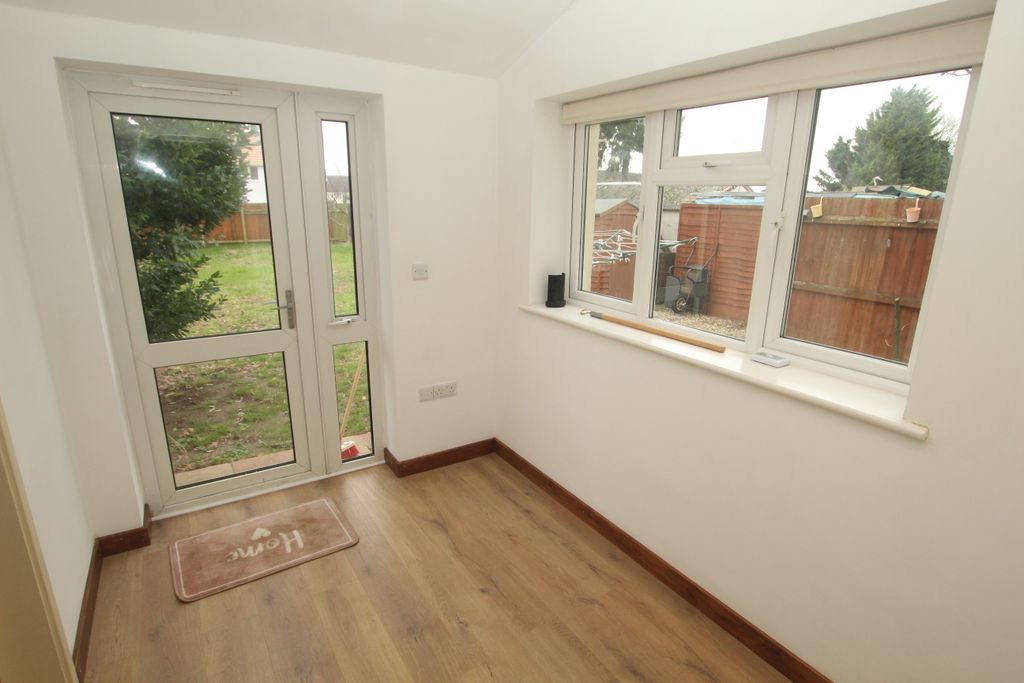 Property photo 3 of 10 Garden Room