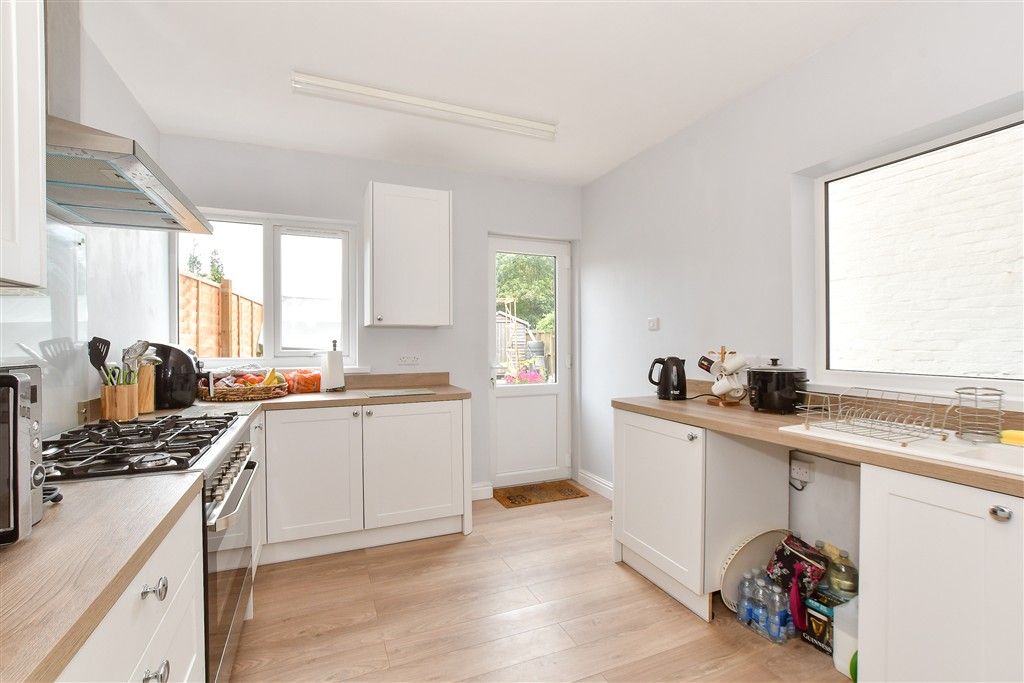 Property photo 3 of 12 Kitchen