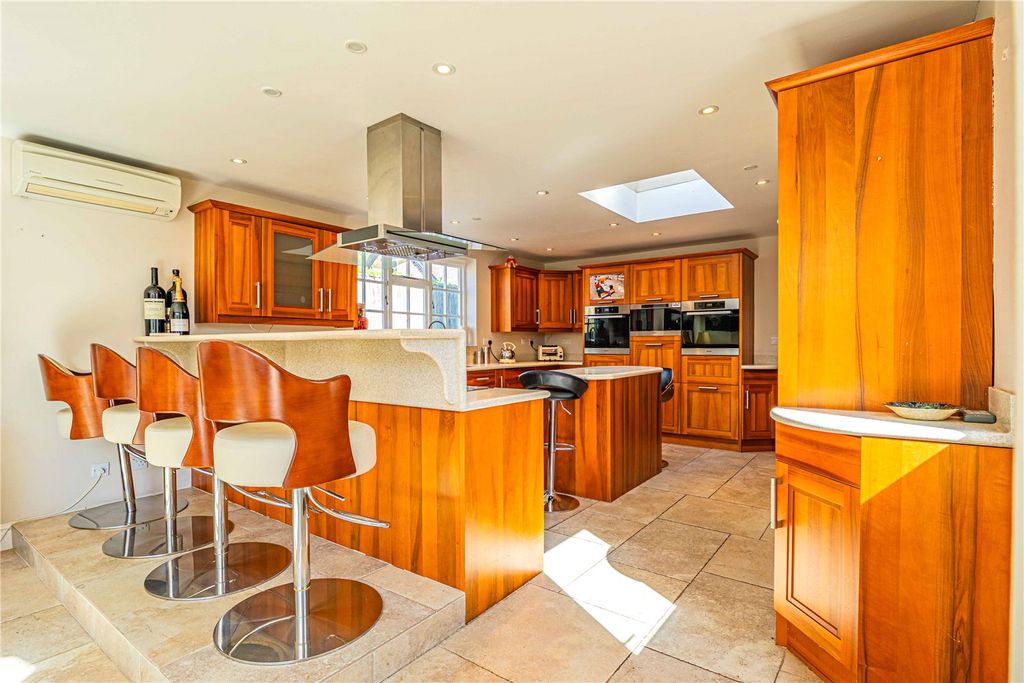 Property photo 2 of 26 Picture No. 72