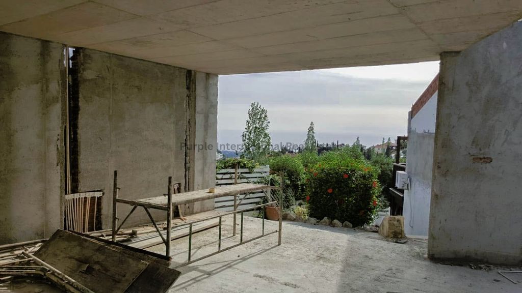 Property photo 3 of 33