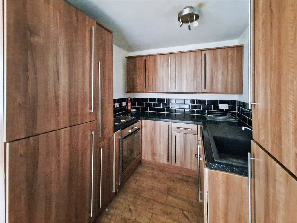 Property photo 3 of 8 Picture No. 15