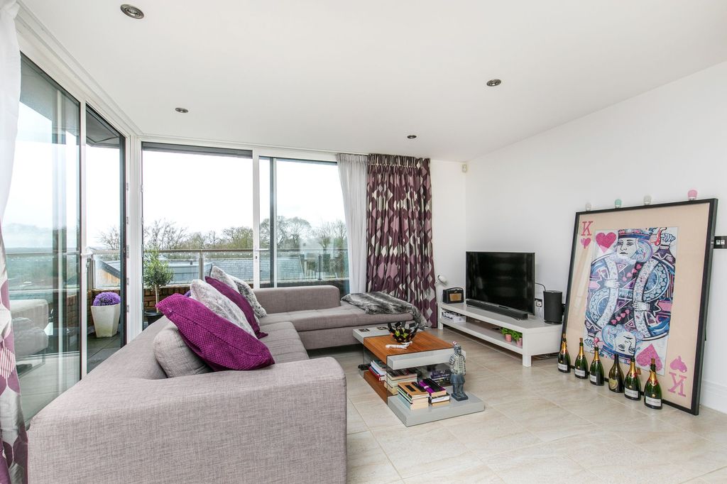 Property photo 2 of 7