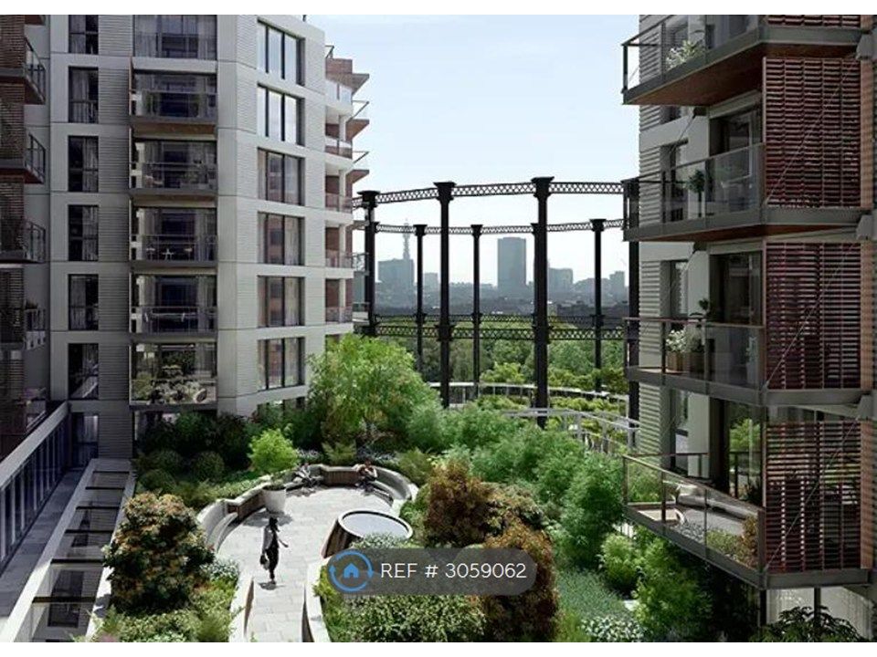 Property photo 1 of 16 Courtyard Garden (Apartment To The Right)