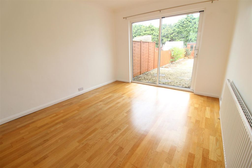 Property photo 3 of 15 Dinning Room