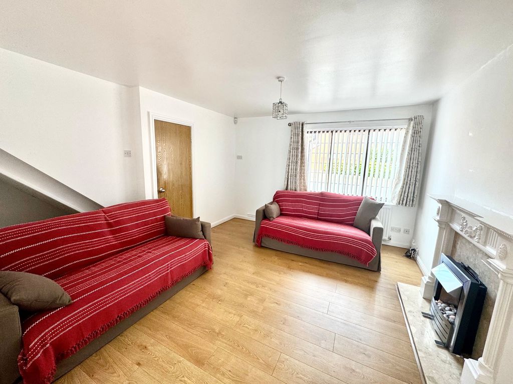 Property photo 2 of 18
